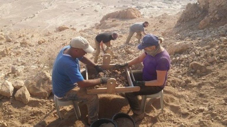 Археологи в Юдейській пустелі знайшли ще одну печеру, де зберігалися "Кумранські рукописи" - фото 1