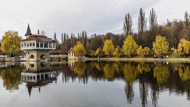 Парк «Реформації» у Чернівцях знову став «Жовтневим» - фото 1