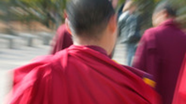 Буддистский монах усыновил 21 ребенка от женщин, которых он отговорил от аборта - фото 1