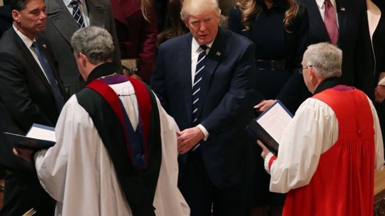 Трамп разрешил Церкви агитировать за политиков - фото 1