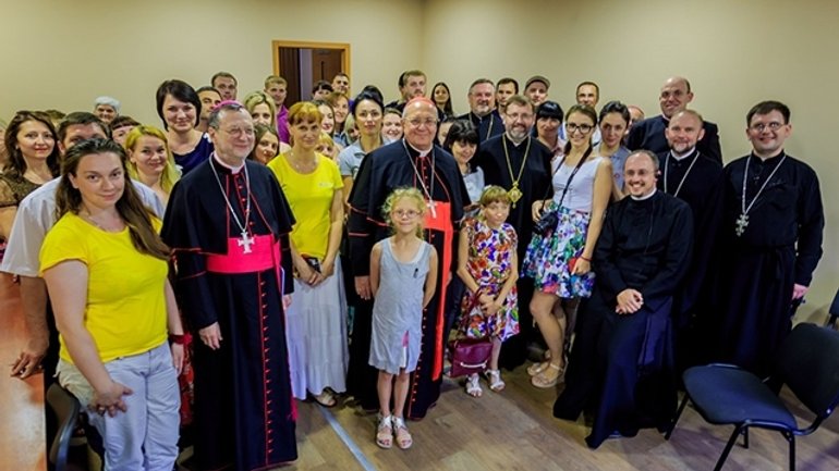 Cardinal Leonardo Sandri met with the IDPs from Donbas in Kharkiv - фото 1