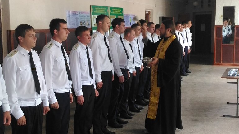 УПЦ (МП) в Крыму молится за пограничников, которые защищают Россию и Крым - фото 1