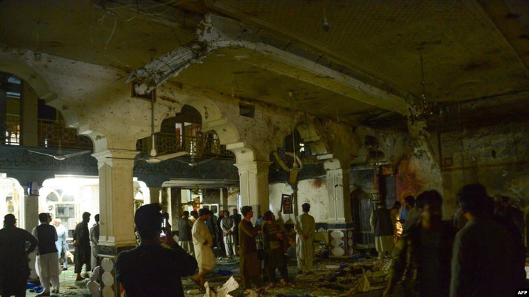 Десятки людей загинули під час нападу на шиїтську мечеть у Гераті - фото 1