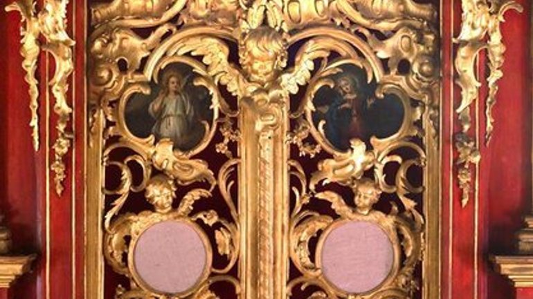 В Киеве закончили реставрацию уникальных Царских врат из Андреевской церкви - фото 1