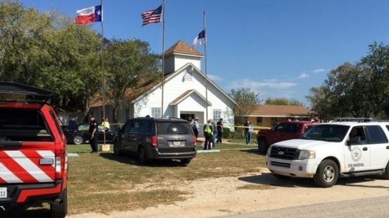 Стрілянина в техаській церкві: 27 загиблих - фото 1