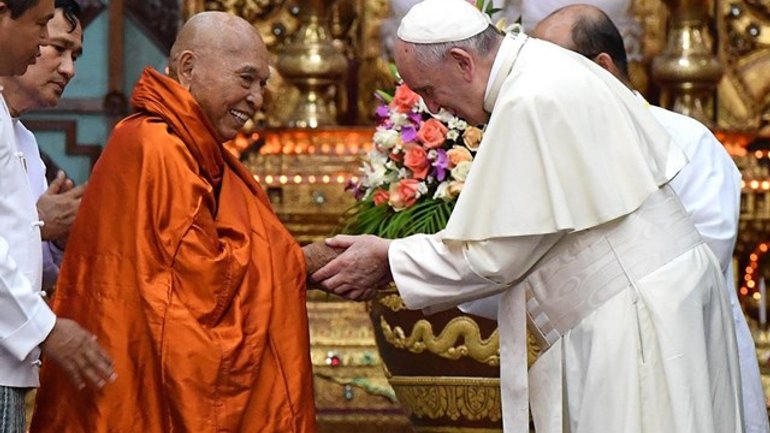 Папа Франциск зустрівся з провідниками буддизму М’янми - фото 1