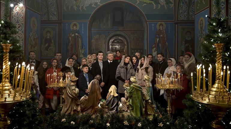 Президент з семьей поздравил украинцев с Рождеством - фото 1