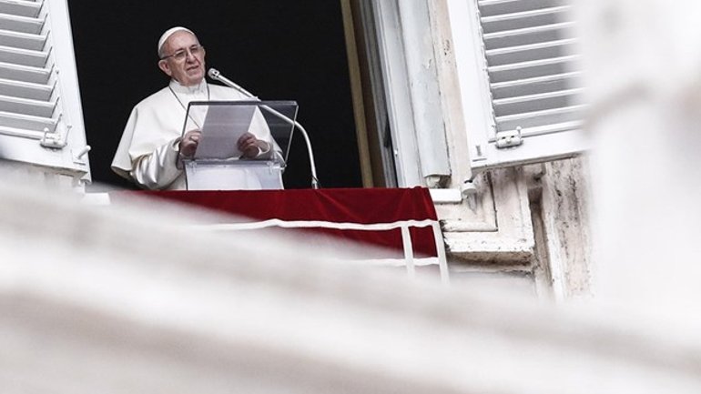 Папа Франциск призвал верующих всех религий 23 февраля вместе молиться за мир - фото 1