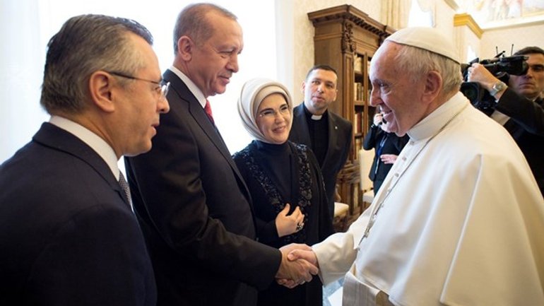 Папа Франциск встретился с президентом Турции - фото 1