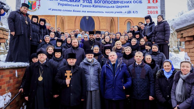 300 монахинь на монахів УГКЦ приїхали на прощу до Чернівців - фото 1