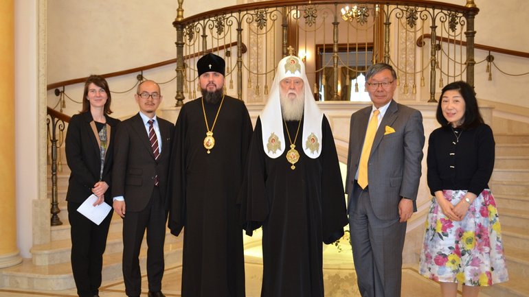 Патриарх Филарет обсудил с послом Японии религиозную ситуацию в Украине и мире - фото 1