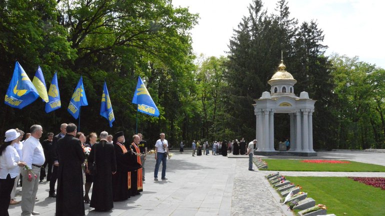 Архиєпископ Ігор (Ісіченко) вимагатиме від влади Харкова пояснень агресивних дій УПЦ (МП) у День пам’яті і примирення - фото 1