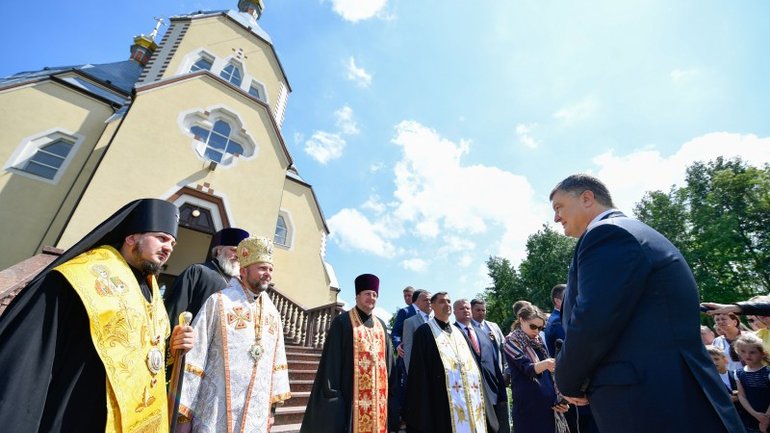 Президент помолился за будущее и единство Украины - фото 1