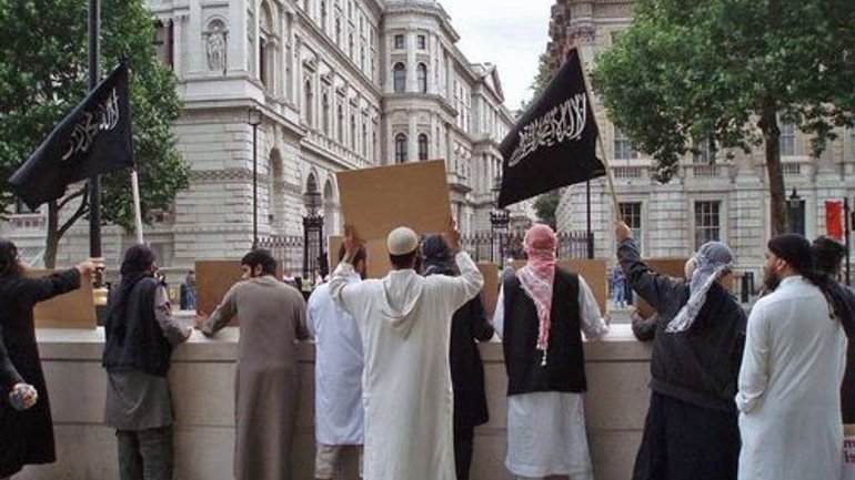 В Великобритании закрыли 500 церквей и открыли более 400 мечетей - фото 1