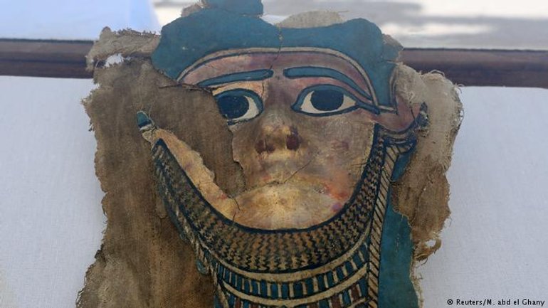 Археологи знайшли дорогоцінну маску давньоєгипетського жерця - фото 1