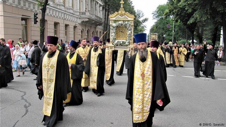 Коментар: Хрест на хрест - Україна в очікуванні єдиної православної церкви - фото 1