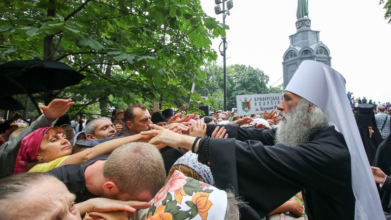 За кем пойдет народ? Патриархаты померились крестными ходами в Киеве - фото 1