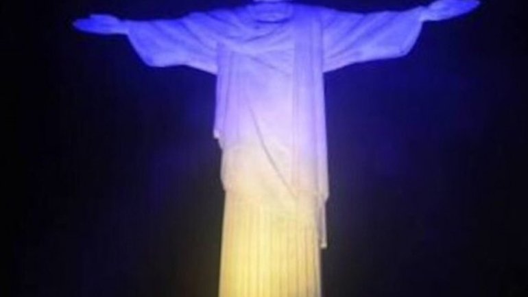 Статую Христа в Ріо підсвітили кольорами українського прапору - фото 1