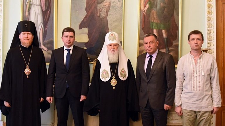 Патріарх Філарет нагородив дипломатів, які намагаються полегшити становище українських в'язнів Кремля - фото 1