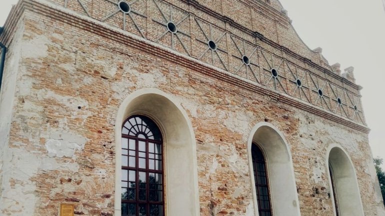Рівненщина туристична: унікальна синагога в Острозі - фото 1