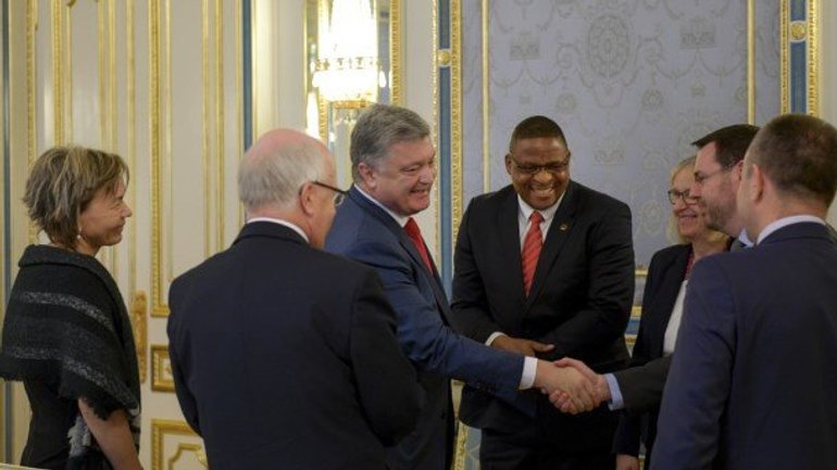 Баптисты из Европейской федерации после поездки на Донбасс встретились с Порошенко - фото 1