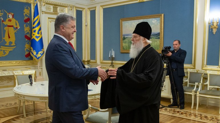 Patriarch Filaret personally congratulated the President on the decision of the Synod of the Ecumenical Patriarchate on Autocephaly of the Ukrainian Church - фото 1