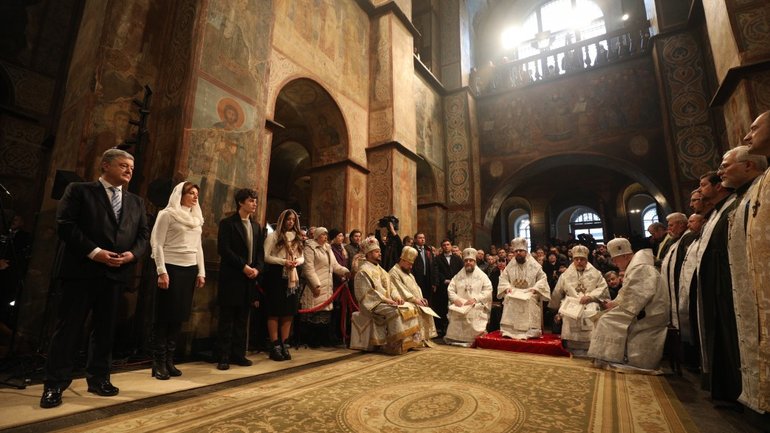 Президент Порошенко призвал Православные Церкви мира признать ПЦУ - фото 1