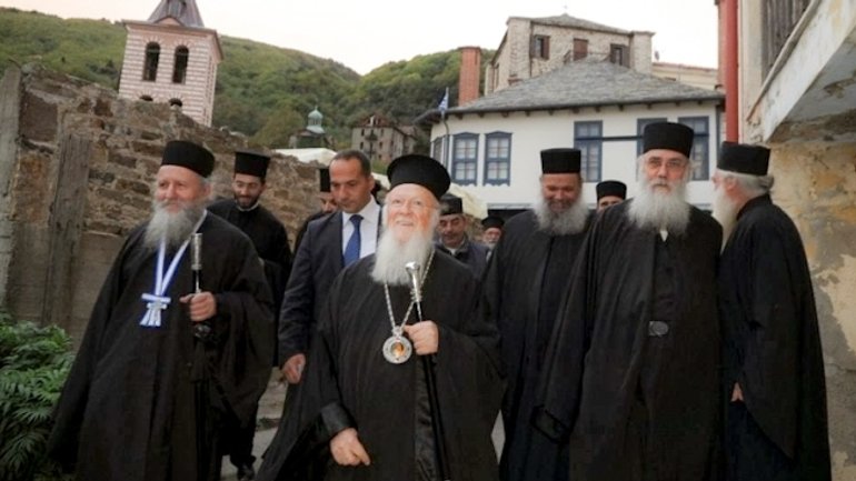Афонские монахи поддерживают позицию Вселенского Патриархата по украинскому вопросу - фото 1