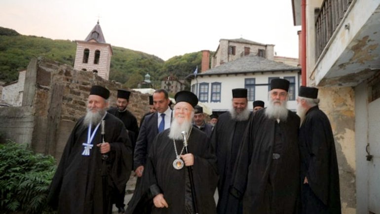 Mount Athos is strongly in favor of the Ecumenical Patriarchate on the Ukrainian issue - фото 1