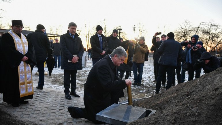 He is an example of profound spirituality and self-sacrifice - President laid a capsule for the future monument in Lublin to the Righteous of Ukraine Father Omelyan Kovch - фото 1