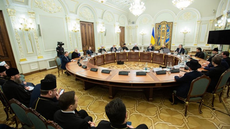 Президент попросив Всеукраїнську Раду Церков зробити заклик до виборів - фото 1