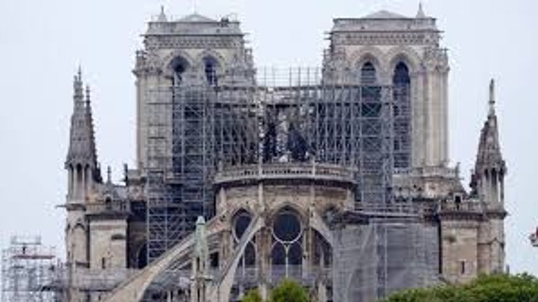 Собор Парижской Богоматери нужно восстановить за пять лет, - Макрон - фото 1