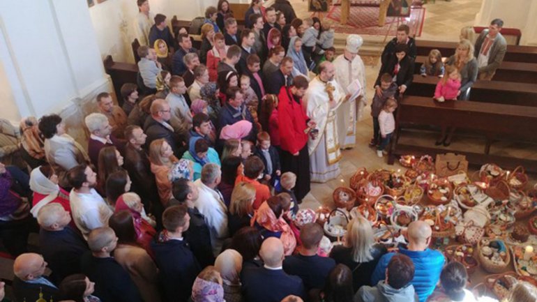 У Братиславі вперше відбулося Пасхальне Богослужіння українською для вірних УГКЦ - фото 1