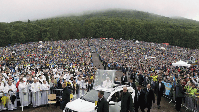 Папа Франциск закликав етнічних угорців та румунів залишити розбіжності в минулому - фото 1