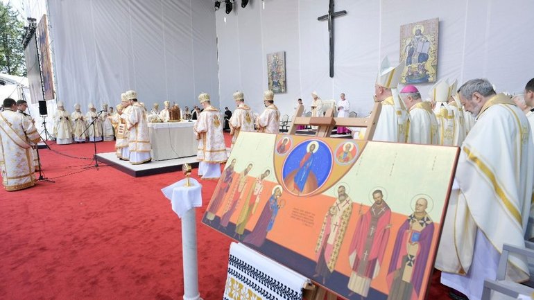 Папа проголосив блаженними сімох румунських греко-католицьких єпископів - фото 1