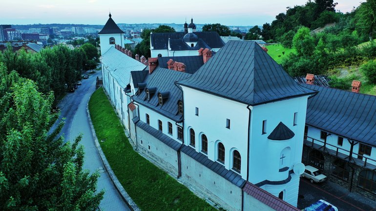 Пролітаючи над..: Онуфрієвський монастир у Львові - фото 1