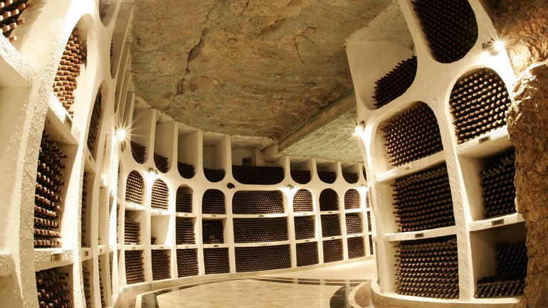 В винных подвалах Молдовы открыли подземную церковь - фото 1