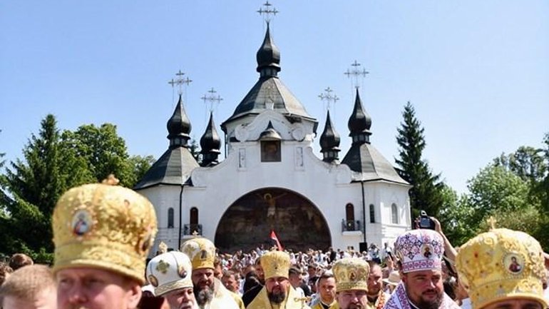 На Козацькі могили з’їхалося духовенство ПЦУ з усієї України - фото 1