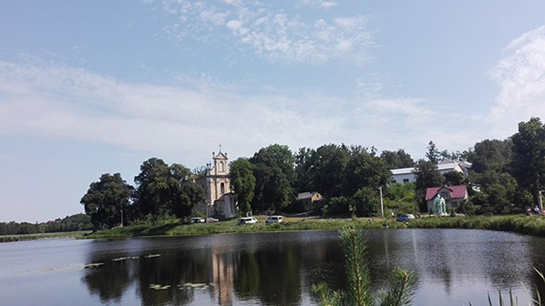 Костел Всіх Святих у Годовиці: примарні шанси на збереження закритої святині - фото 1