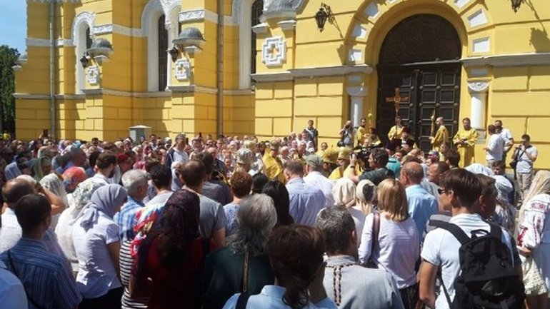 Церква Філарета обмежилася хресною ходою навколо Володимирського собору - фото 1