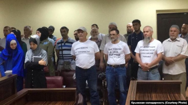По «делу Хизб ут-Тахрир» шестерым крымским татарам продлили арест на три месяца - фото 1