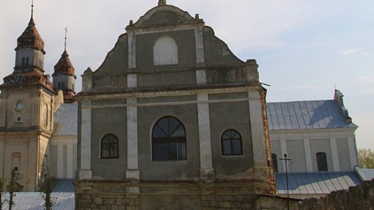 На Тернопільщині відреставрують відомий бернардинський монастир - фото 1