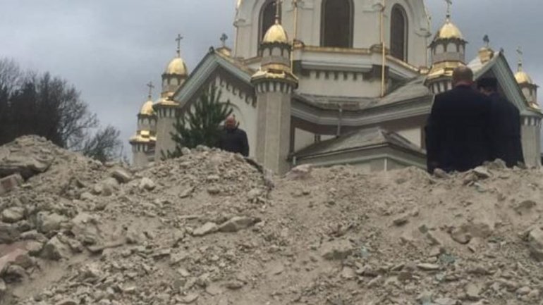 Поліція досі не може встановити винних у знищенні розписів у церкві в Славському - фото 1
