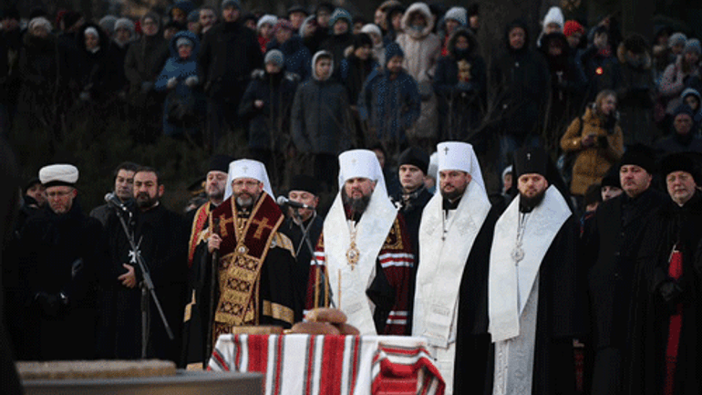 Влада України та провідники Церков і релігійних організацій взяли участь у панахиді за померлими від Голодомору - фото 1