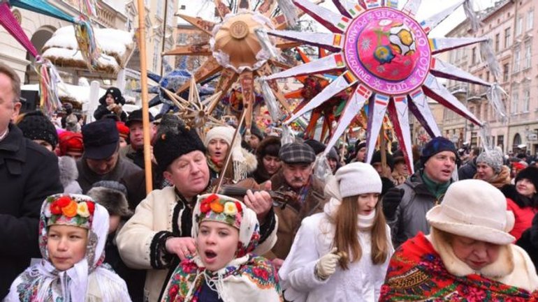 Празднование Рождества 25 декабря поддерживают 25% украинцев - фото 1