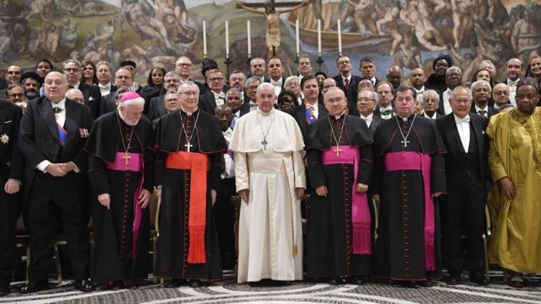 Pope Francis praised efforts to resolve the ongoing conflict in eastern Ukraine - фото 1