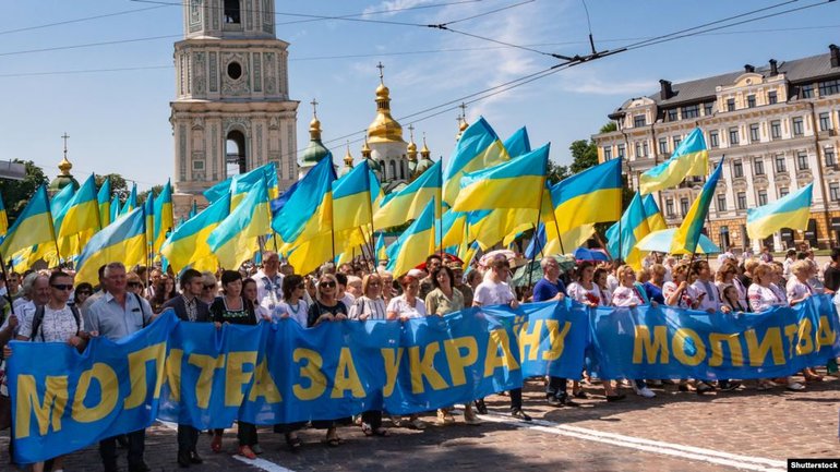 РПЦ проти ПЦУ спершу використовує бабусь-фанатичок, потім козацько-спортивні організації, – Гудима - фото 1