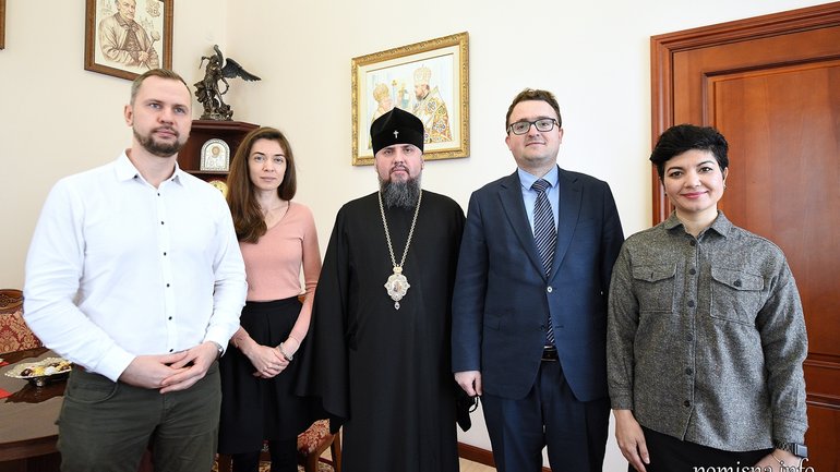 Metropolitan Epifaniy met with Ukraine’s president permanent representative in Crimea and spoke about oppression of OCU faithful - фото 1