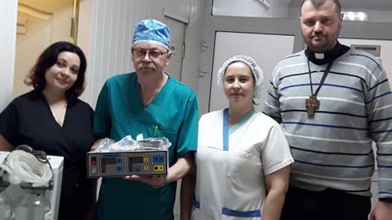 Патриарх УГКЦ передал медицинское оборудование в Ирпенский госпиталь ВСУ - фото 1