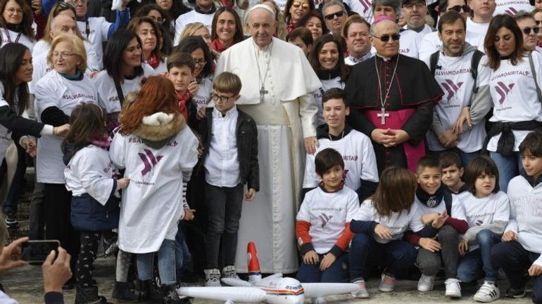 Папа закликав у Великий Піст вимкнути телевізор та смартфони та подбати про душу - фото 1